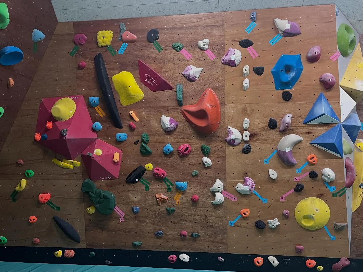 都城市・三股町でボルダリングを始めるなら『Aruku』!少人...