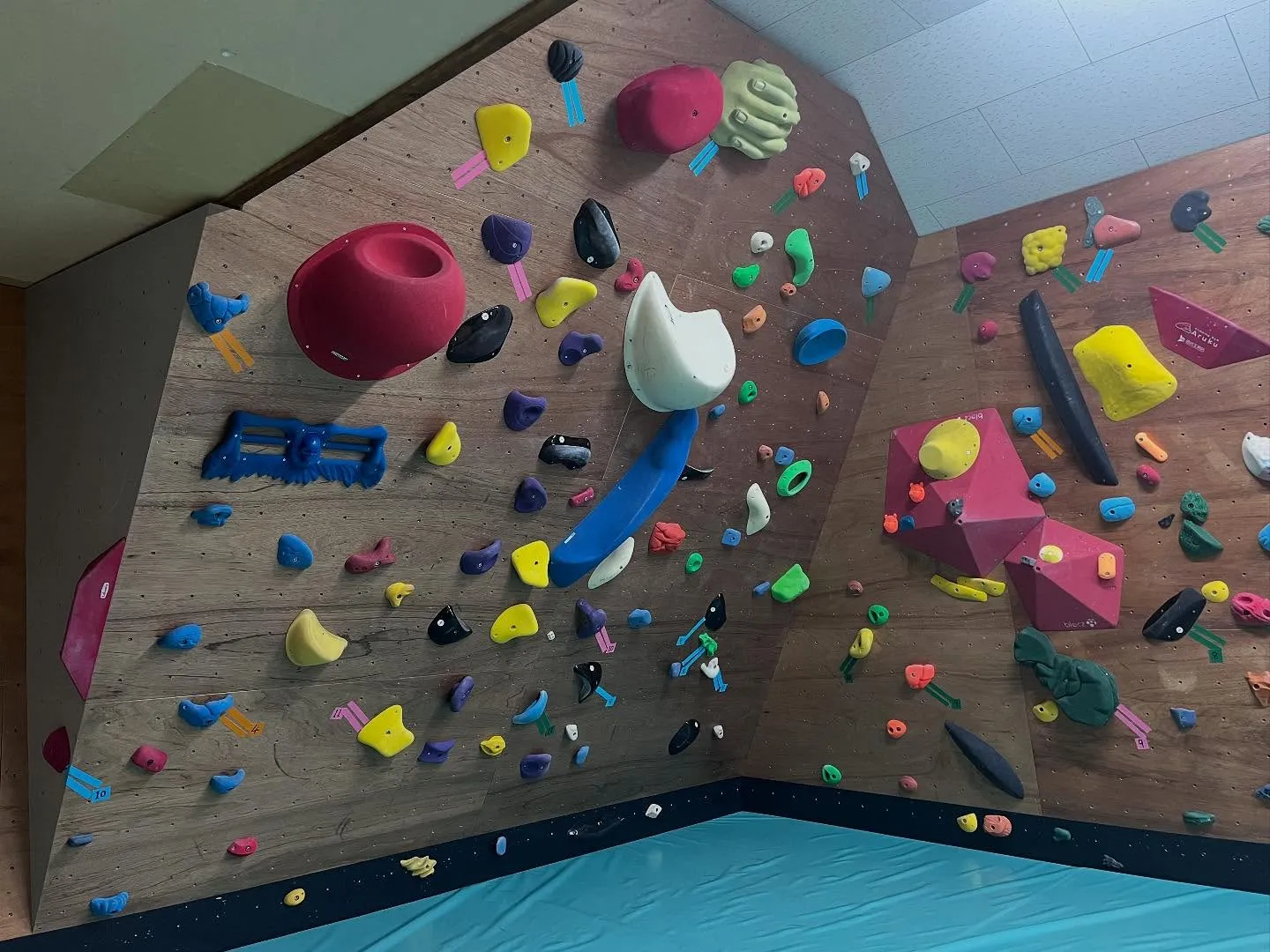 都城市・三股町でボルダリングを始めるなら『Aruku』!少人...