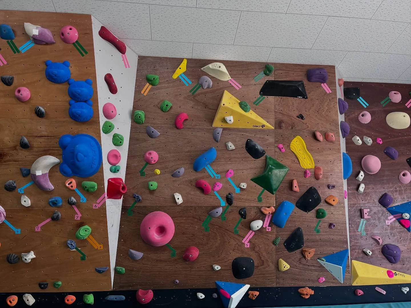 都城市・三股町でボルダリングを始めるなら『Aruku』！少人...