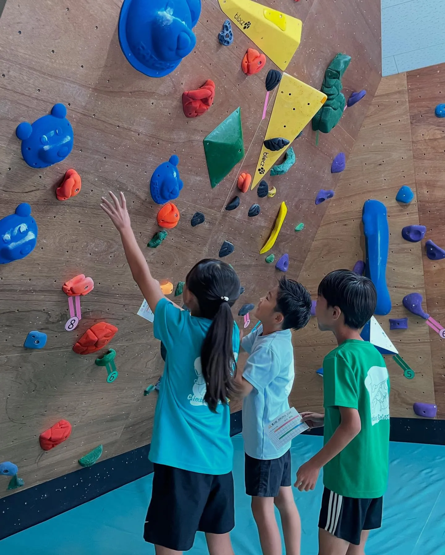 【都城市・三股町で習い事なら、ボルダリングがオススメ♪考える力を育つ！